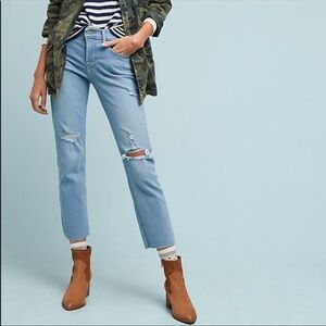 NWT Levi’s Curvy Straight Distressed Crop Jeans in Lightly Buzzed‎ Size 24
